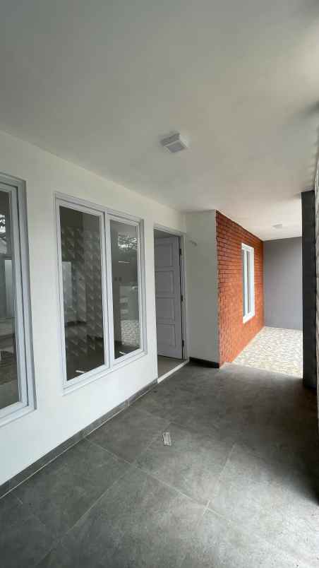 dijual rumah jalan alternatif kota