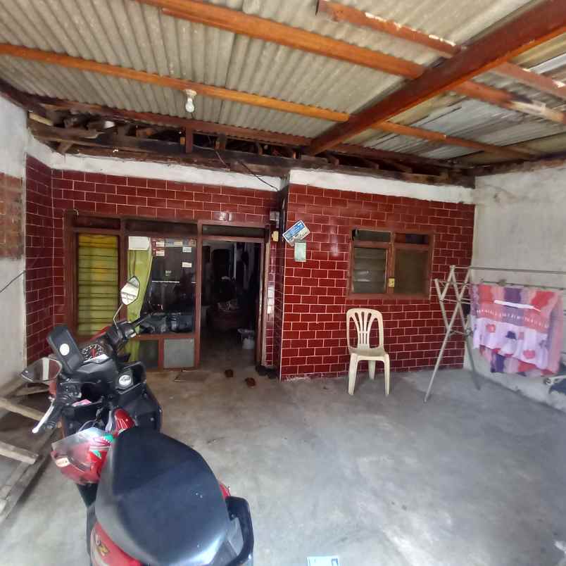 dijual rumah jalan cempaka baru