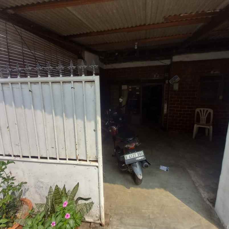 dijual rumah jalan cempaka baru