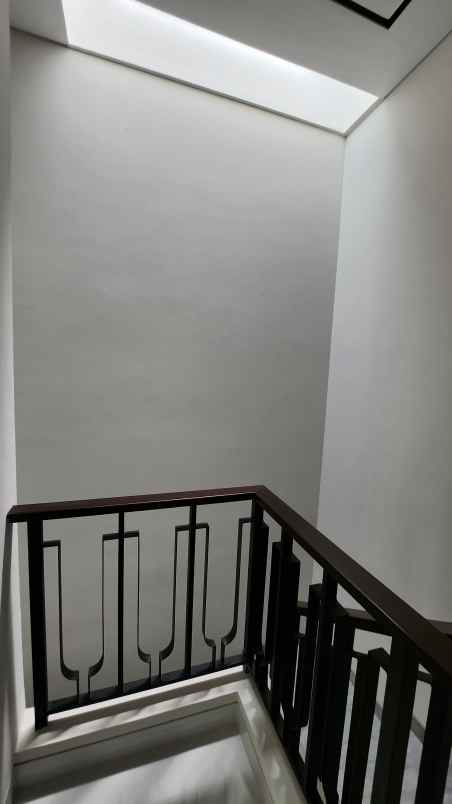 dijual rumah jalan darmo permai selatan