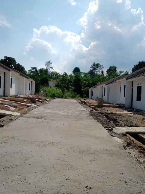 dijual rumah jalan dese cibeutung muara