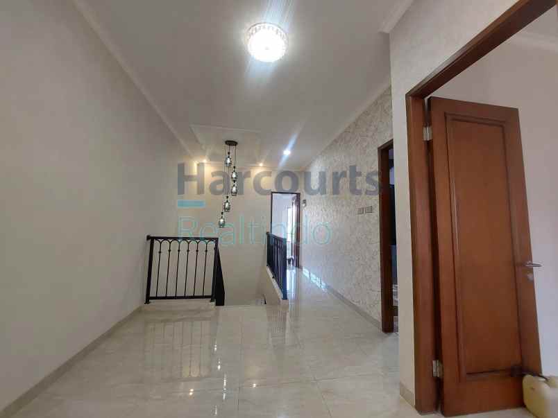 dijual rumah jalan kejaksaan raya