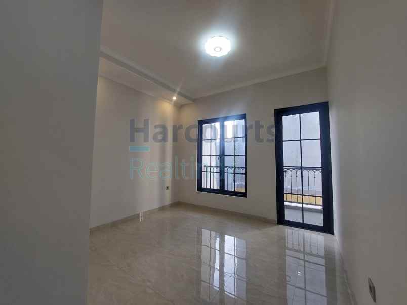 dijual rumah jalan kejaksaan raya