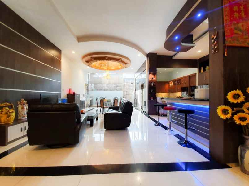dijual rumah jalan kunyit darat medan