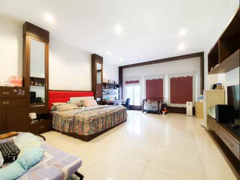 dijual rumah jalan kunyit darat medan