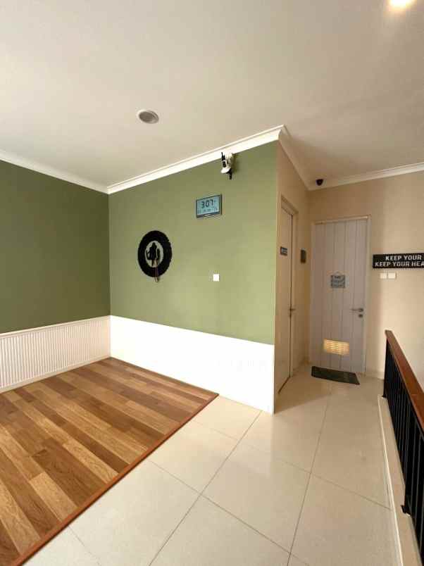 dijual rumah jalan orchard avenue grand