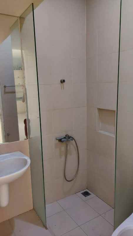 dijual rumah jalan pakuwon indah