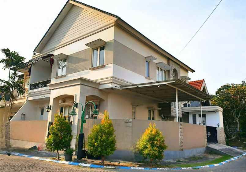 dijual rumah jalan pinus asri