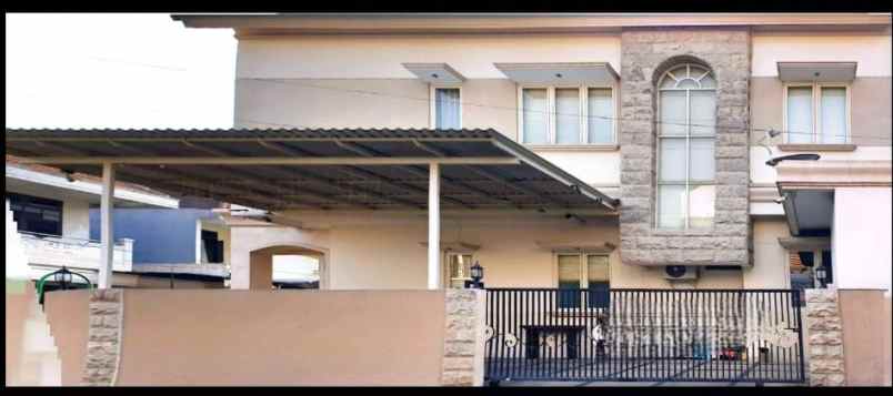 dijual rumah jalan pinus asri