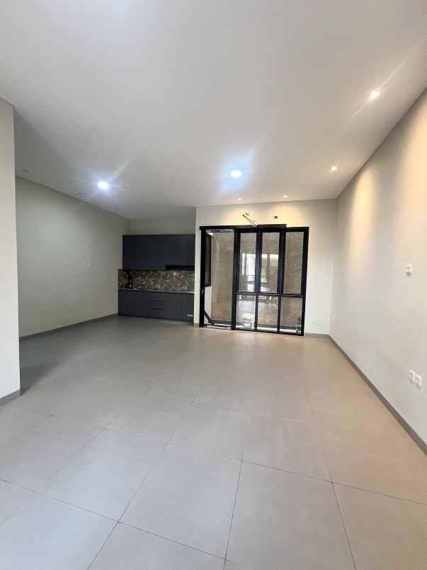 dijual rumah jalan raya maruyung depok