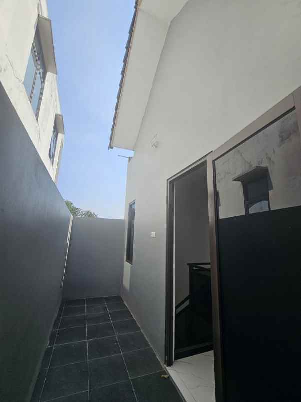 dijual rumah jalan raya pengasinan