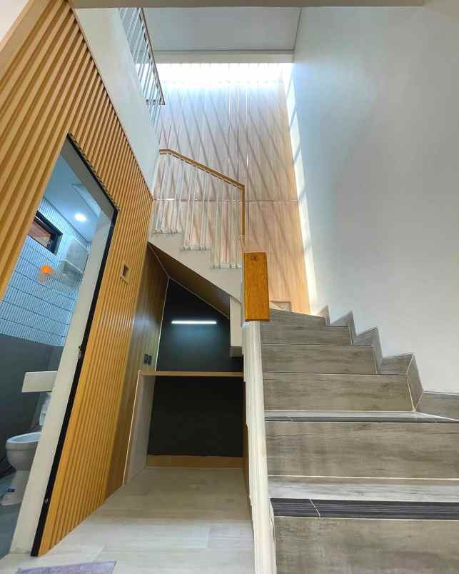 dijual rumah jalan raya pondok cabe