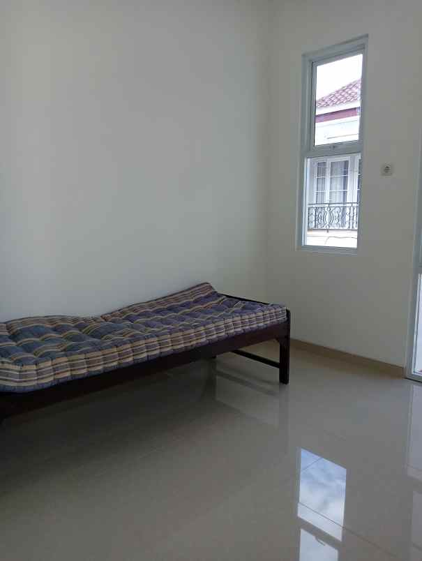 dijual rumah jalan serdang raya