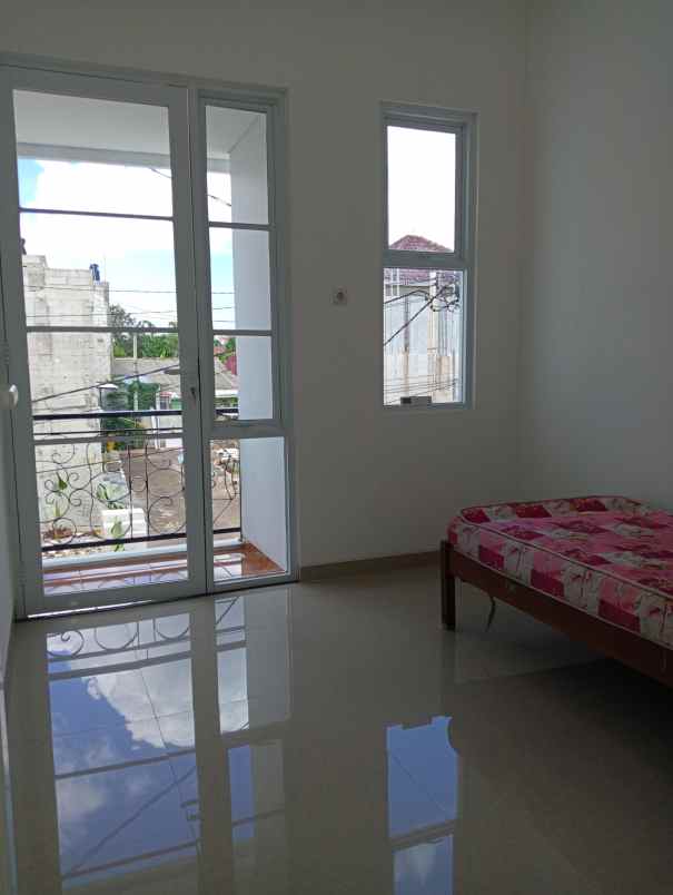 dijual rumah jalan serdang raya