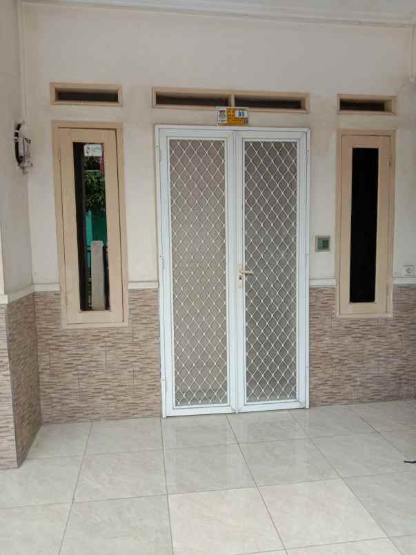 dijual rumah jalan tugu pahlawan