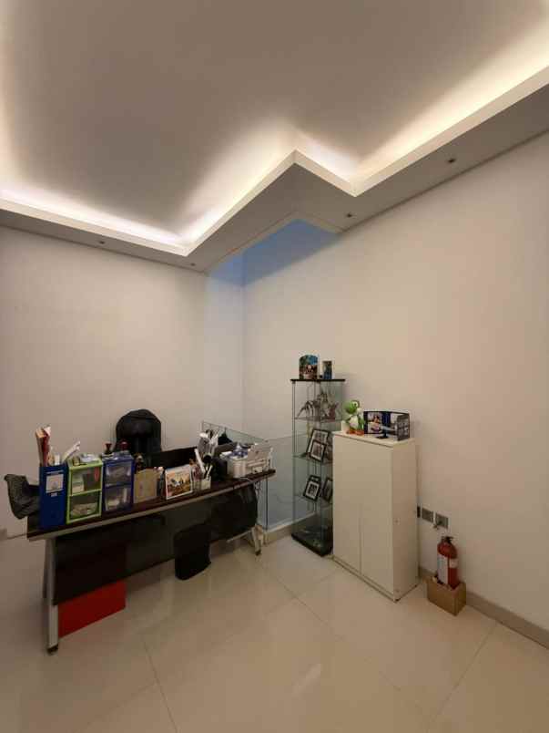 dijual rumah janur kuning residence