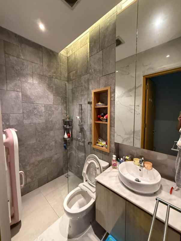 dijual rumah janur kuning residence