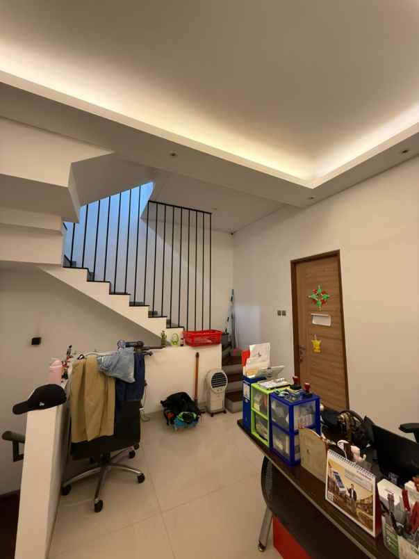 dijual rumah janur kuning residence