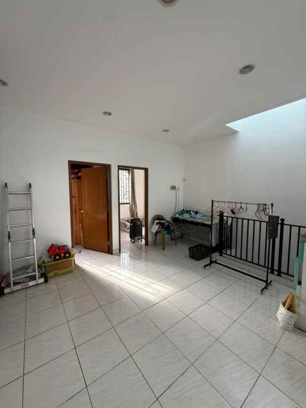 dijual rumah janur kuning residence