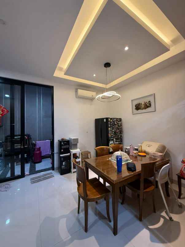 dijual rumah janur kuning residence