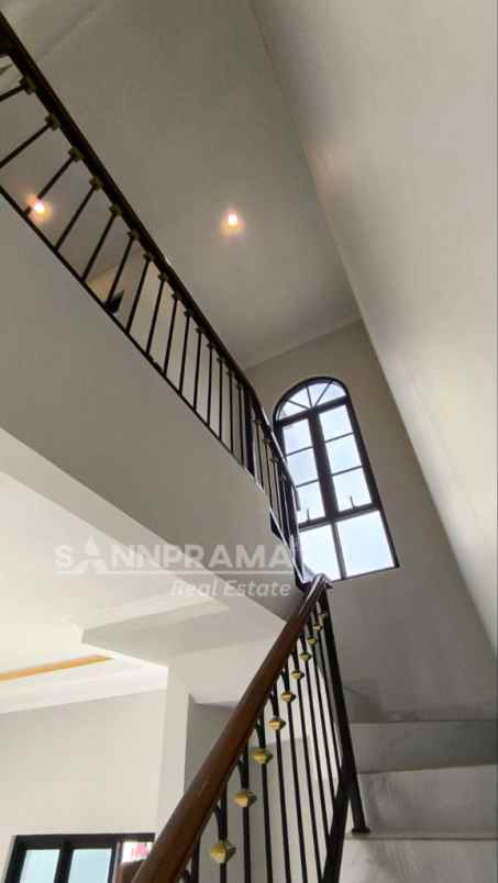 dijual rumah jatiranggon