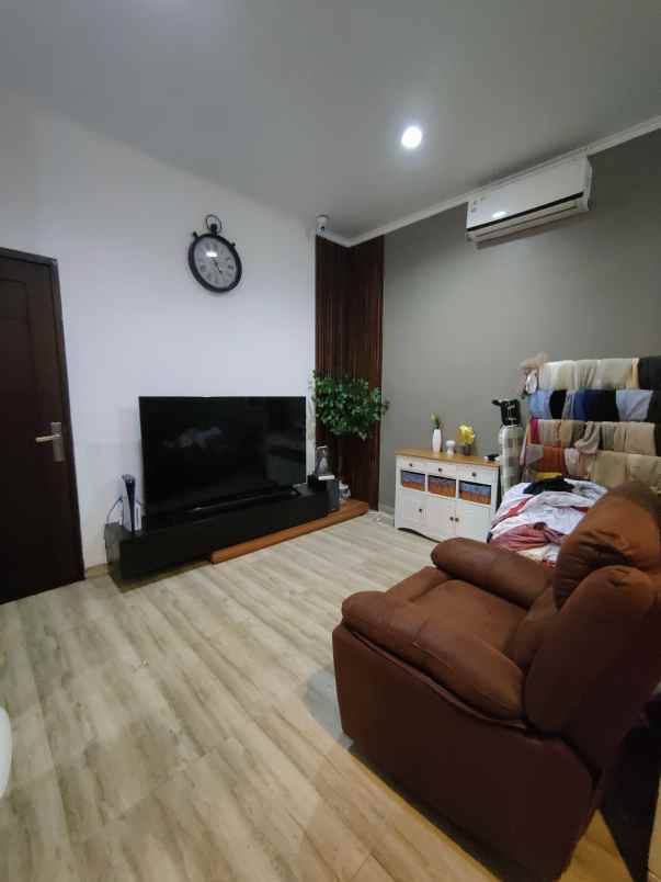 dijual rumah jatiwaringin