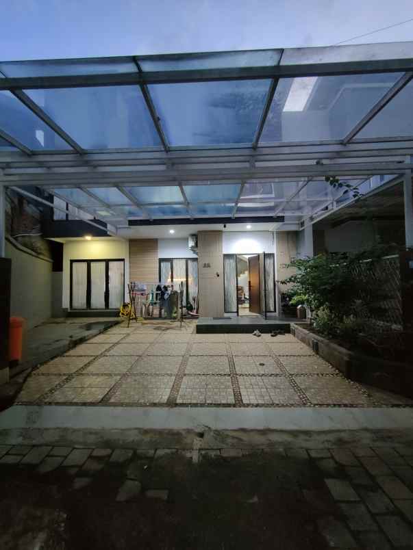 dijual rumah jatiwaringin