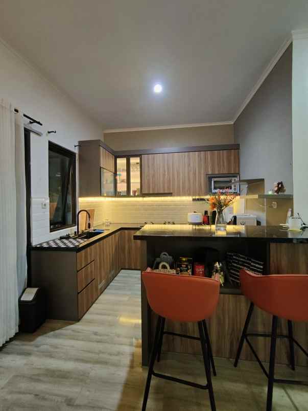 dijual rumah jatiwaringin