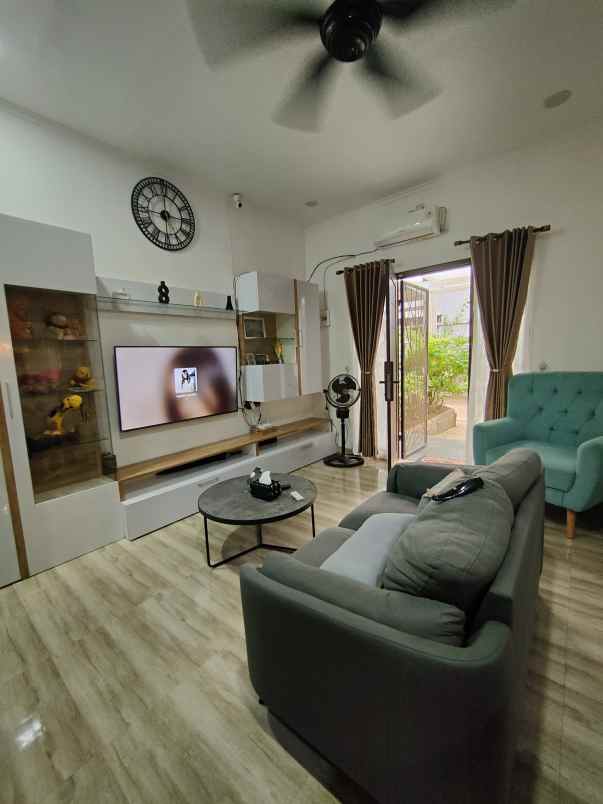 dijual rumah jatiwaringin