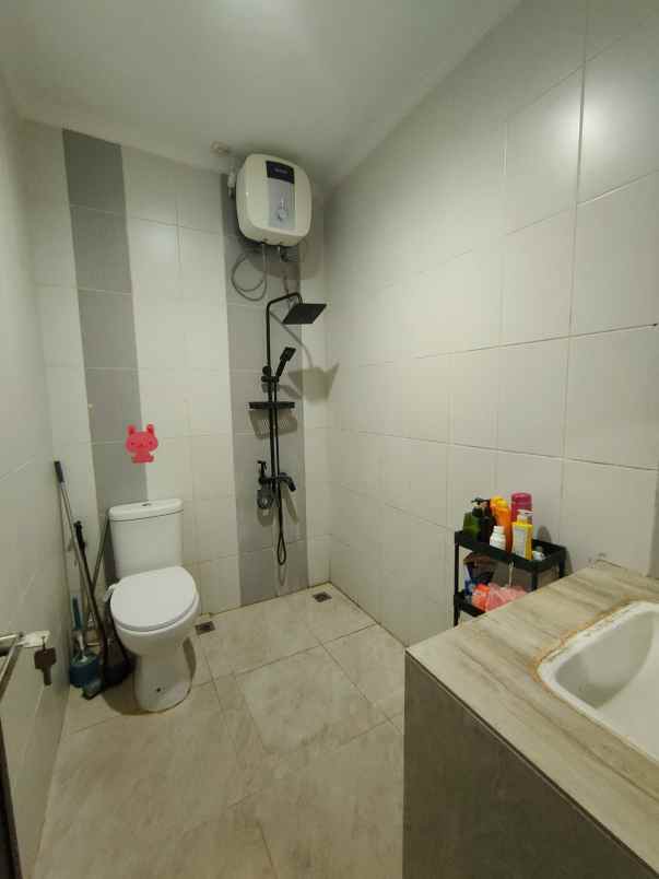 dijual rumah jatiwaringin