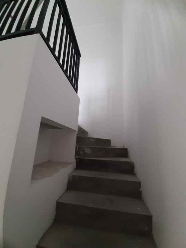 dijual rumah jatiwaringin jaticempaka