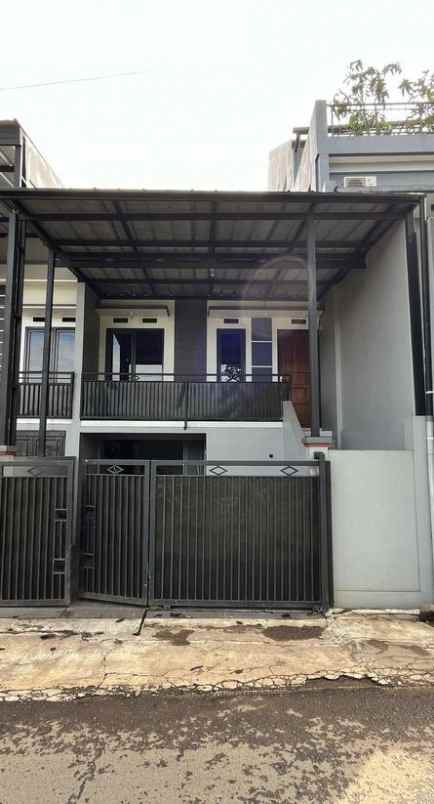 dijual rumah jl anggaraja cimahi