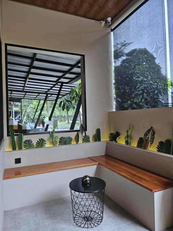 dijual rumah jl arcamanik