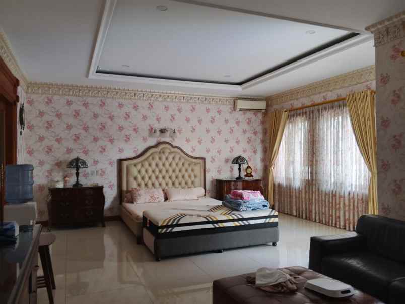 dijual rumah jl batununggal