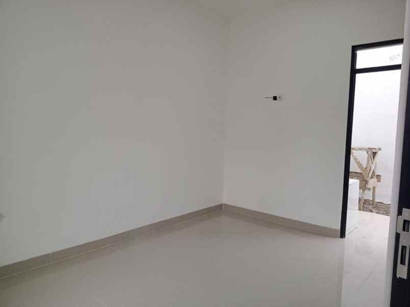 dijual rumah jl cijamil ngamprah