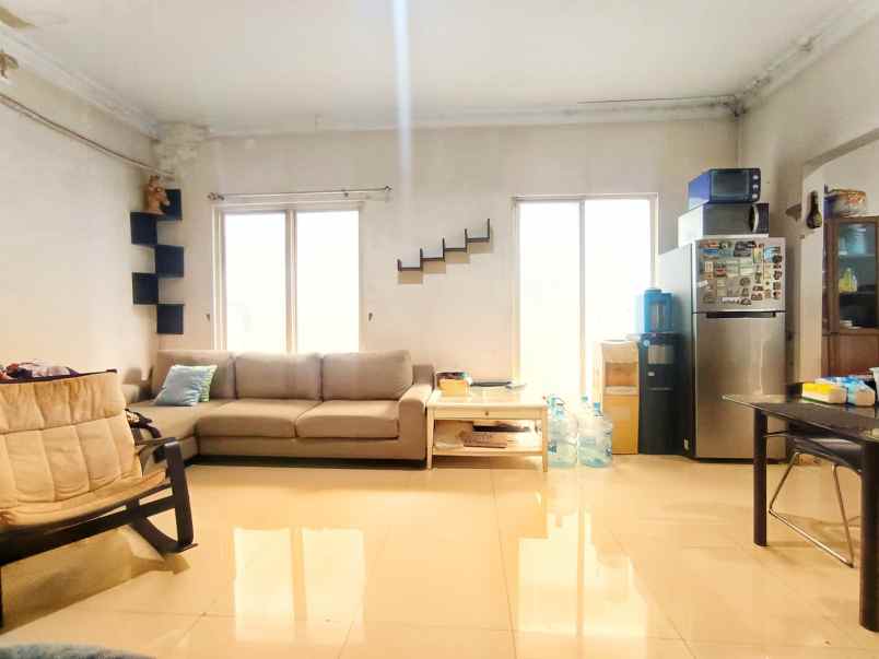 dijual rumah jl dana puri