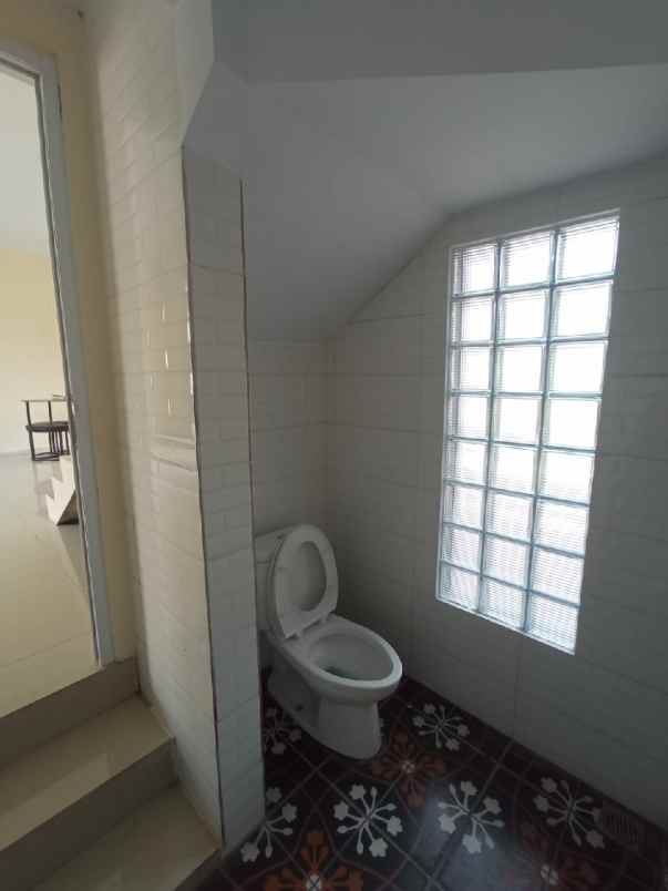 dijual rumah jl h milun