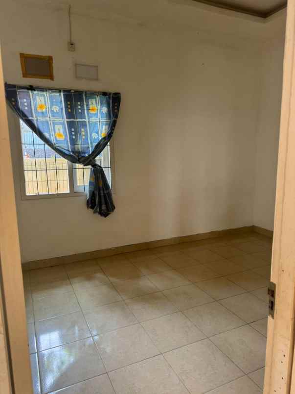 dijual rumah jl jakarta mega cinere