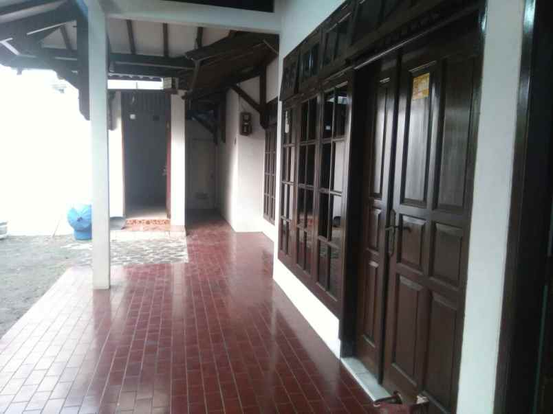 dijual rumah jl jatiwaringin raya