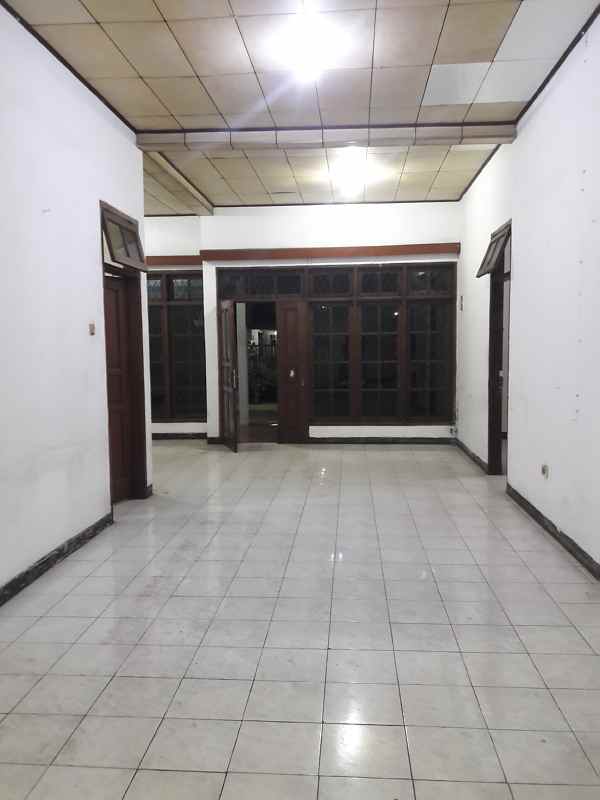 dijual rumah jl jatiwaringin raya