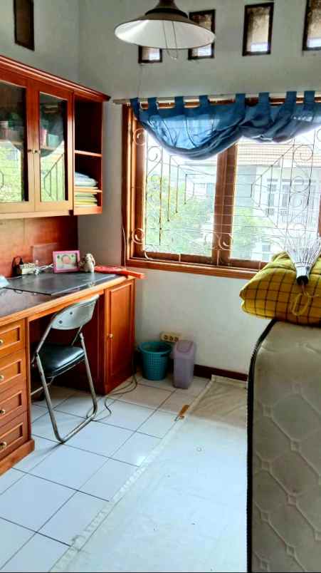 dijual rumah jl kawaluyaan