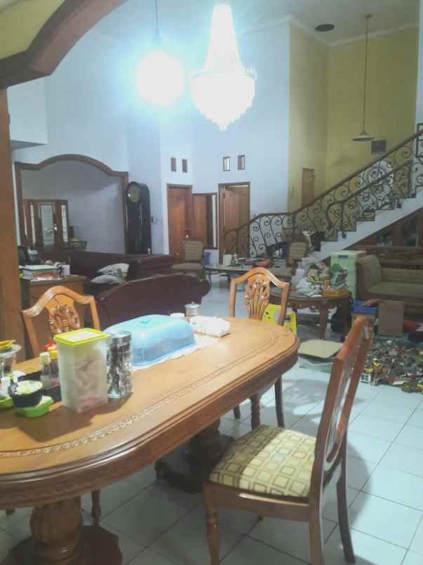 dijual rumah jl kawaluyaan