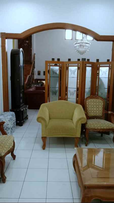 dijual rumah jl kawaluyaan