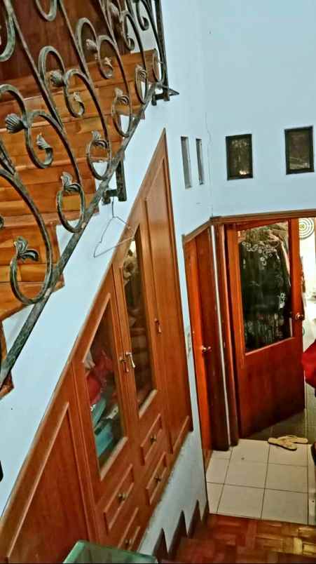 dijual rumah jl kawaluyaan