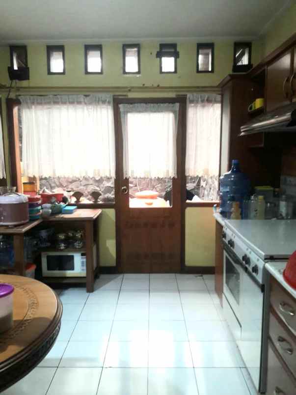 dijual rumah jl kawaluyaan