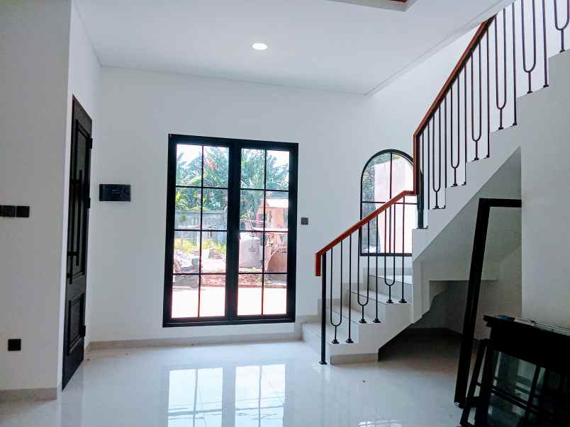 dijual rumah jl krukut raya gandul