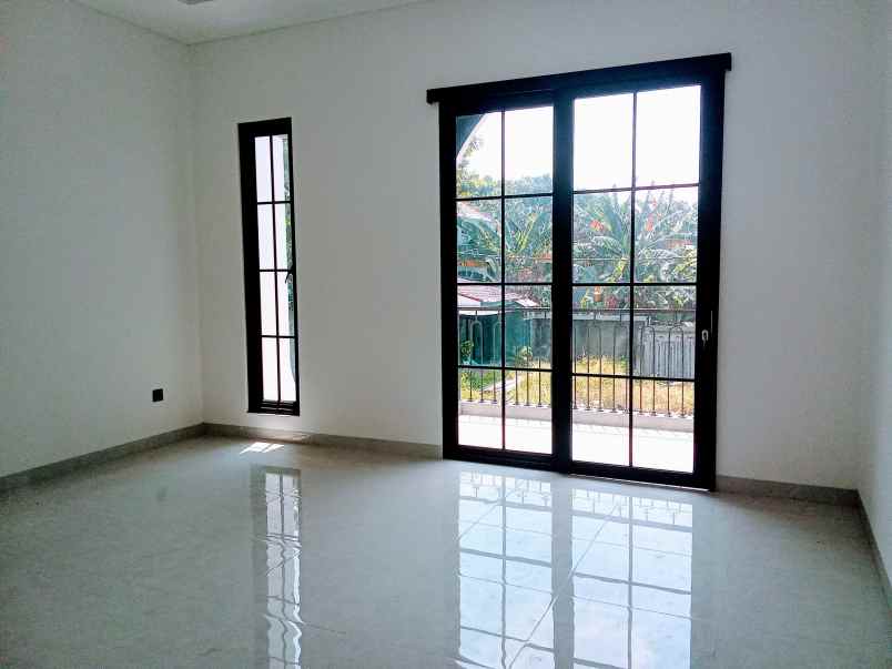 dijual rumah jl krukut raya gandul