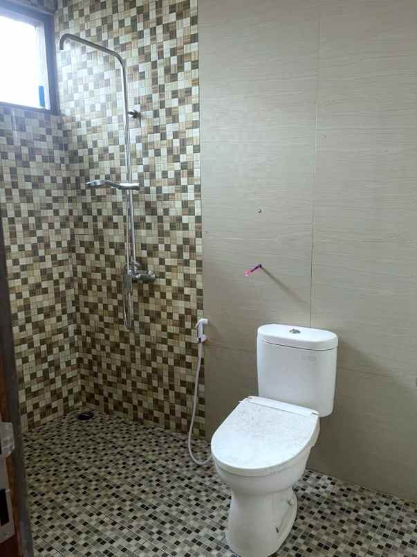 dijual rumah jl lembang