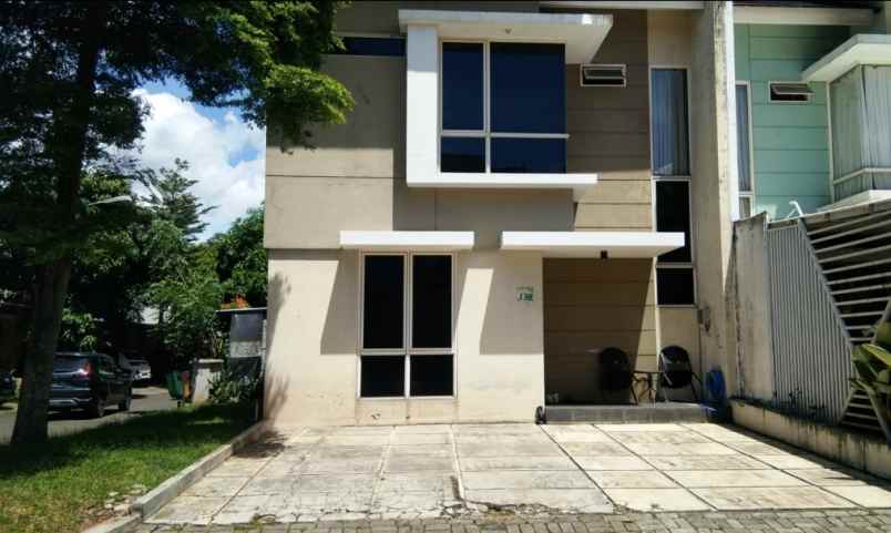 dijual rumah jl merpati sawah baru