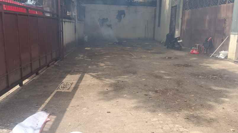 dijual rumah jl perjuangan marga mulya